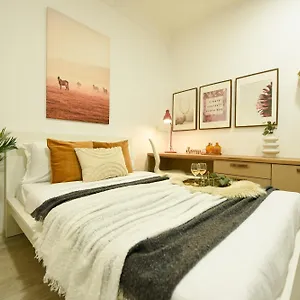  Apartament Ideal - Spacious & Modern Near Unirii Square