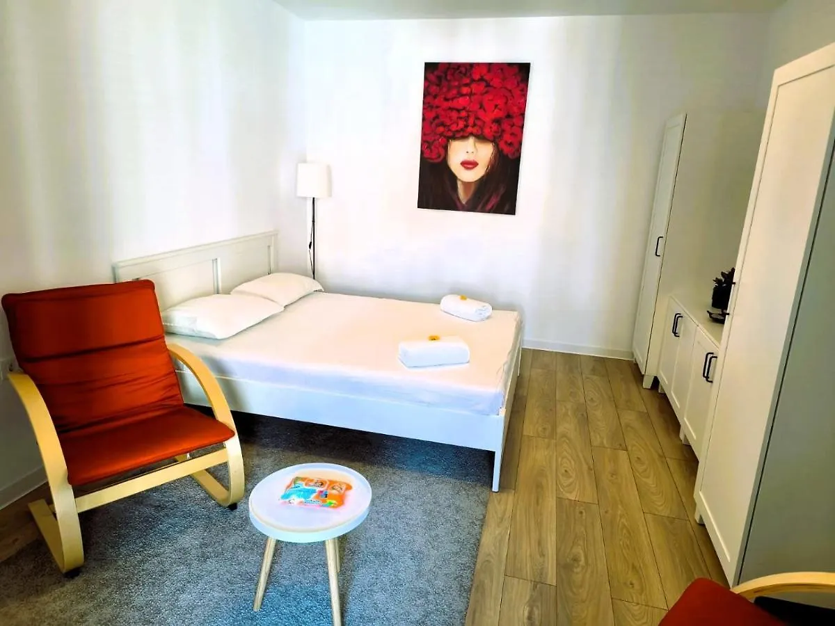 At The Top Plaza Studio 2 Bükreş